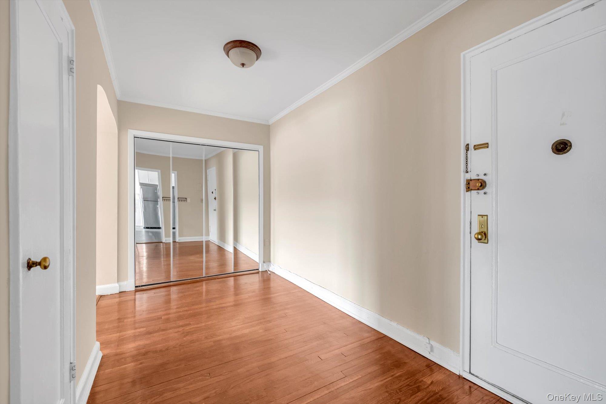 2 Townhouse Place # 3N, Great Neck, NY 11021