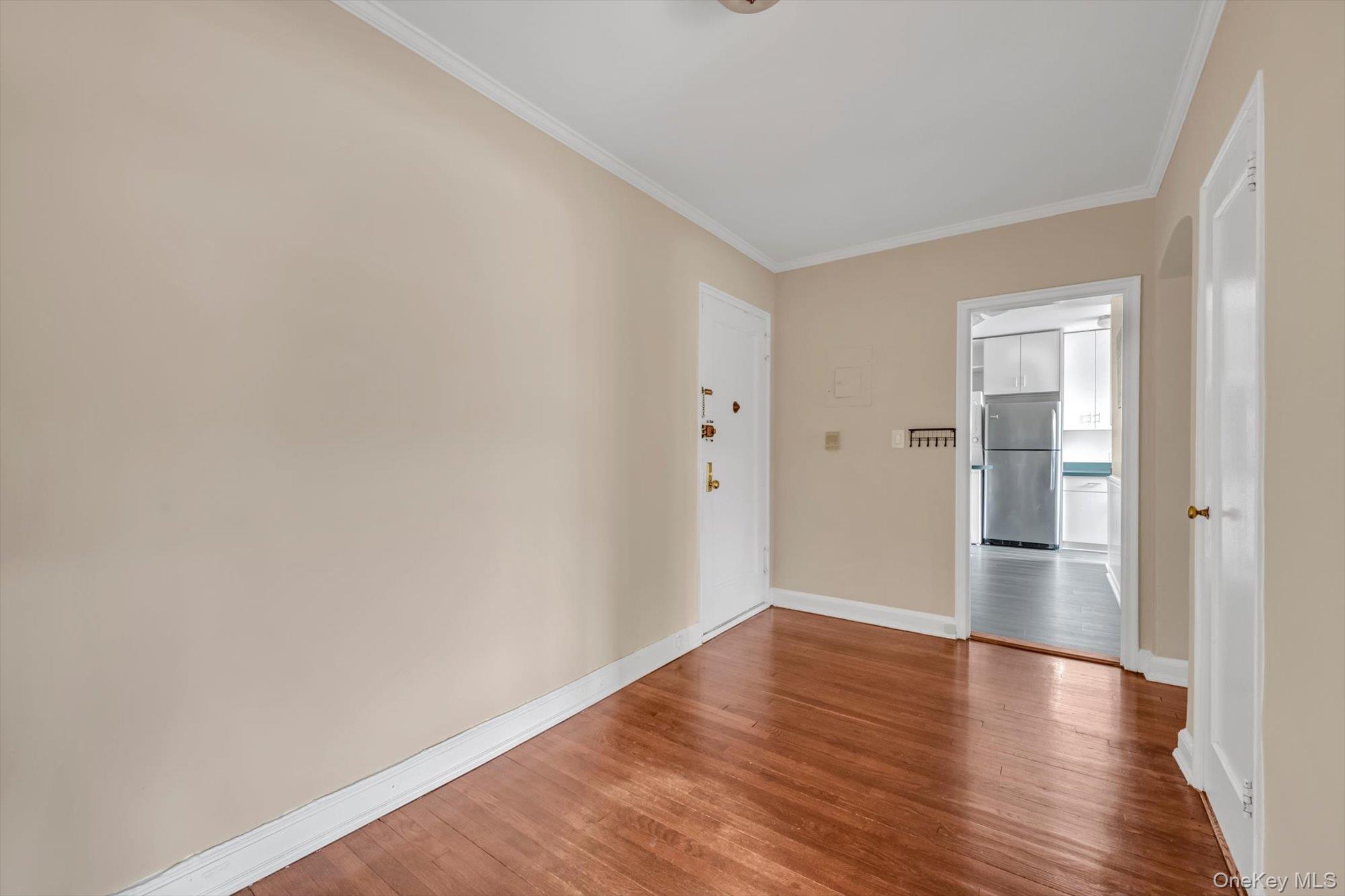 2 Townhouse Place # 3N, Great Neck, NY 11021