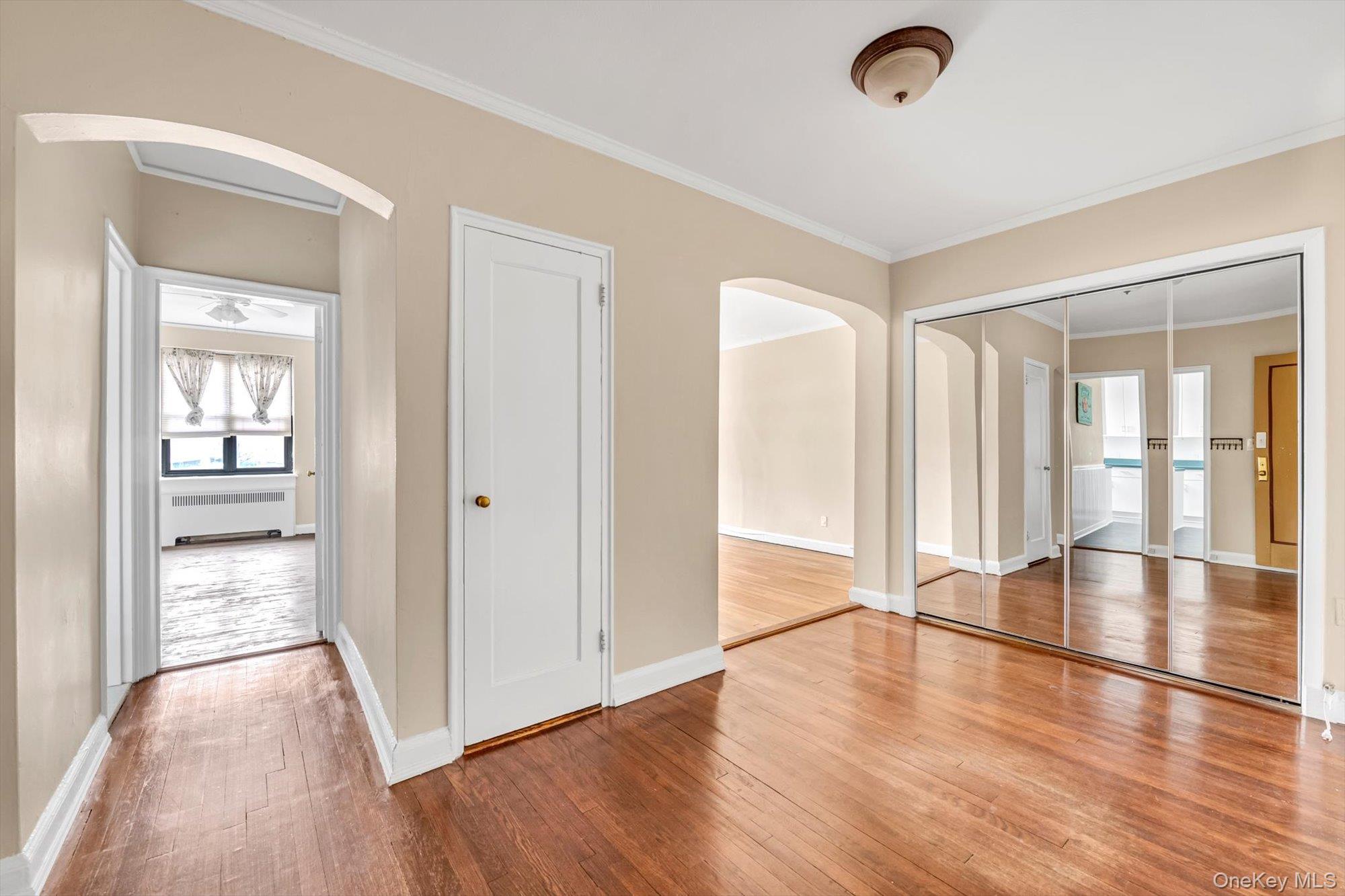 2 Townhouse Place # 3N, Great Neck, NY 11021