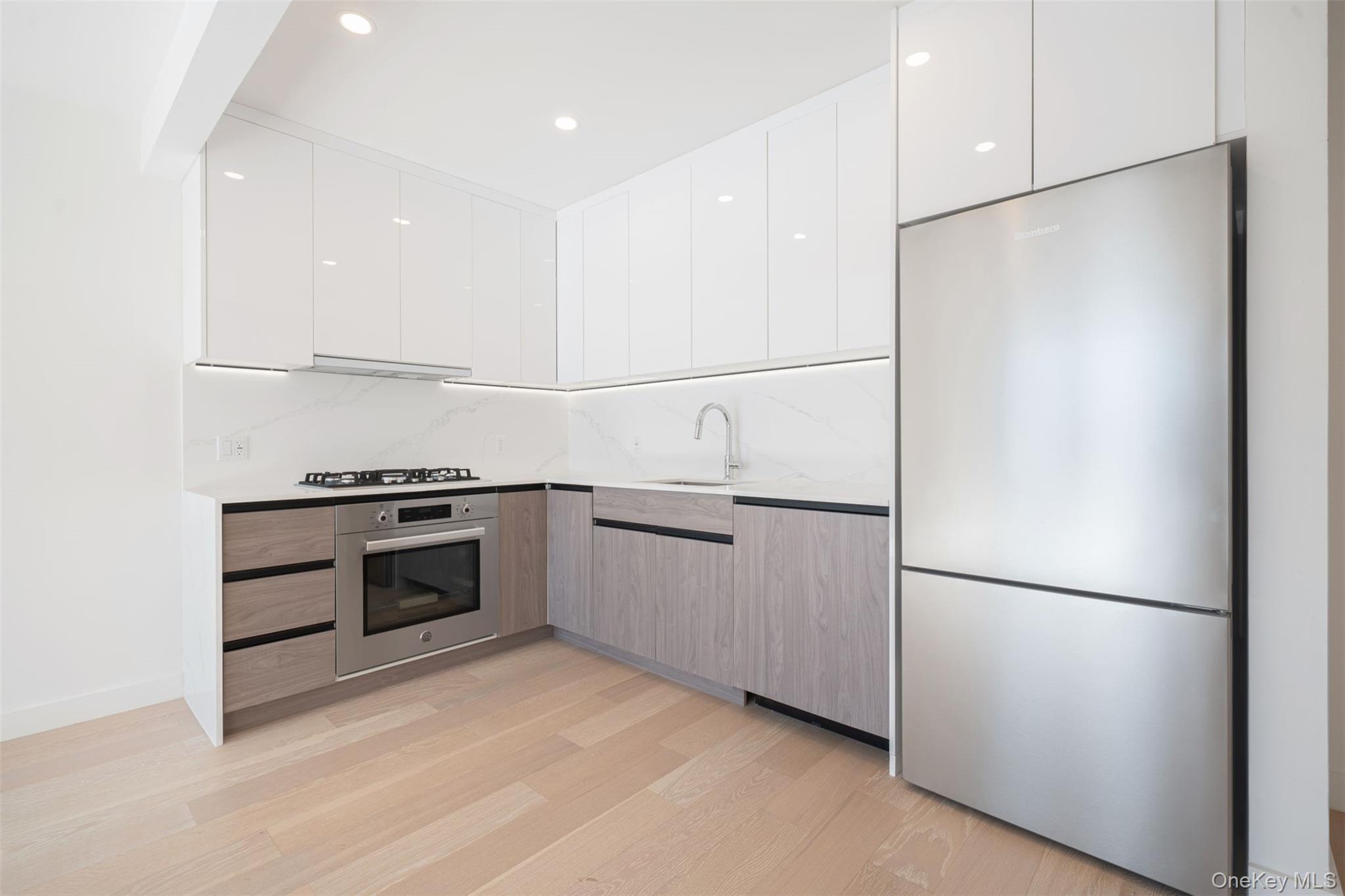 144-49 Northern Blvd # 213, Flushing, NY 11354