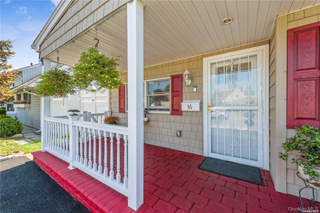36 Robin Lane, Levittown, NY 11756