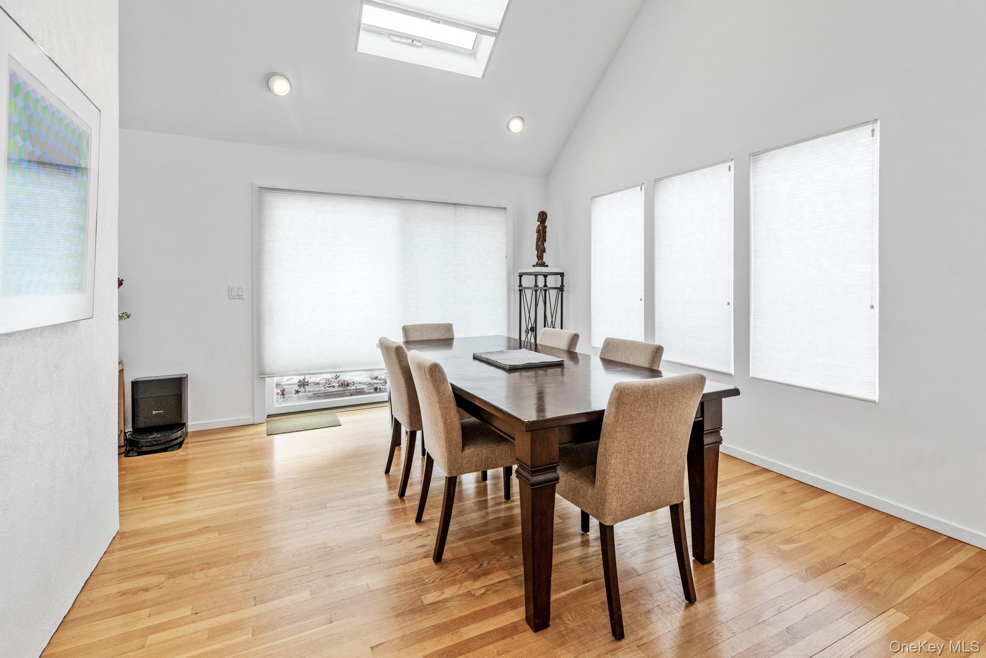 34 Park Circle, Quogue, NY 11959