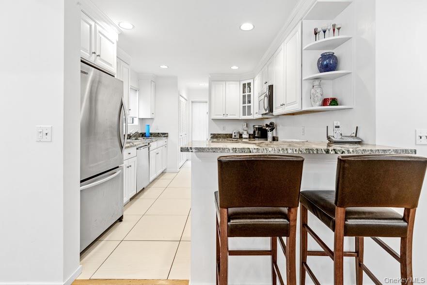 34 Park Circle, Quogue, NY 11959