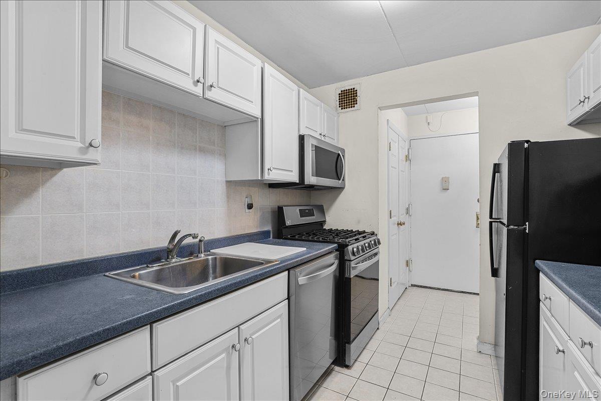 200 Diplomat Drive # 3M, Mount Kisco, NY 10549