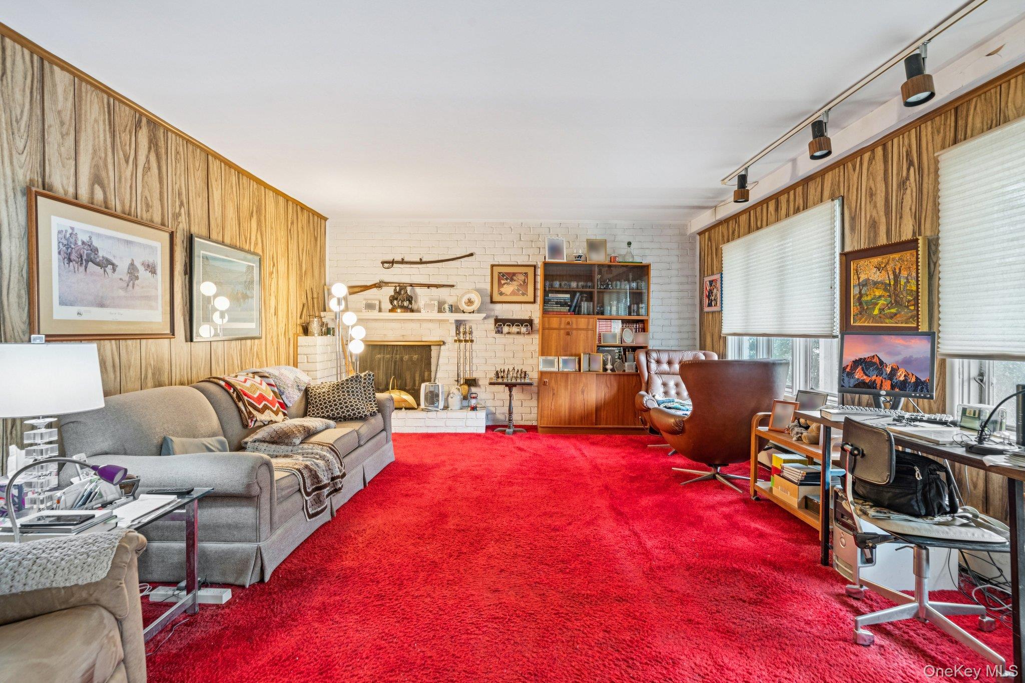 192 Bengeyfield Drive, East Williston, NY 11596