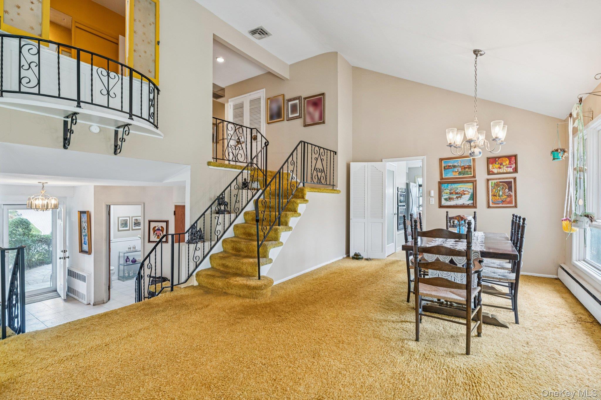 192 Bengeyfield Drive, East Williston, NY 11596