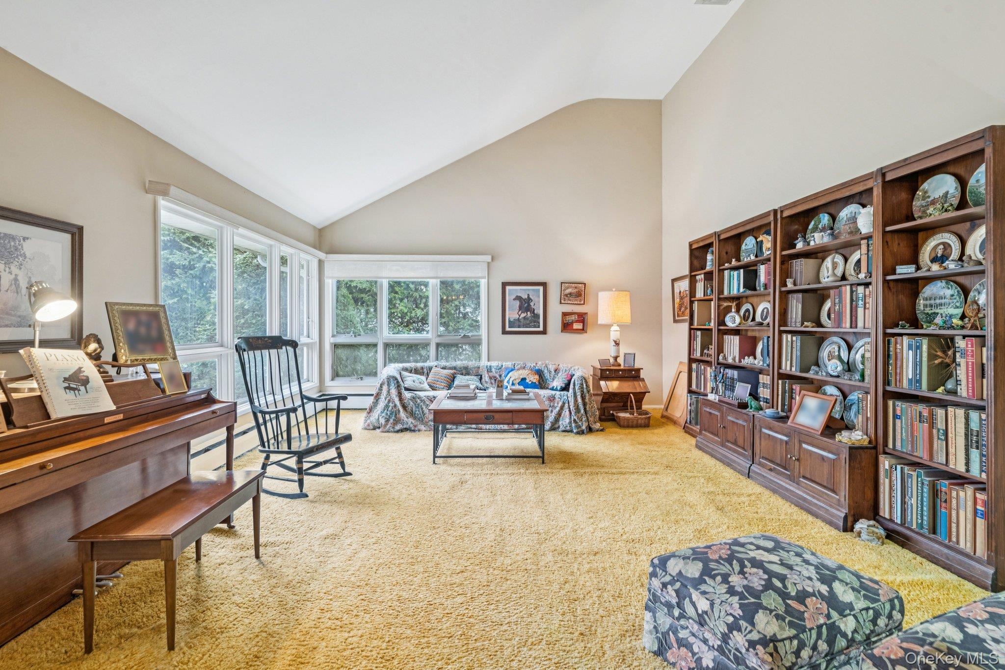 192 Bengeyfield Drive, East Williston, NY 11596