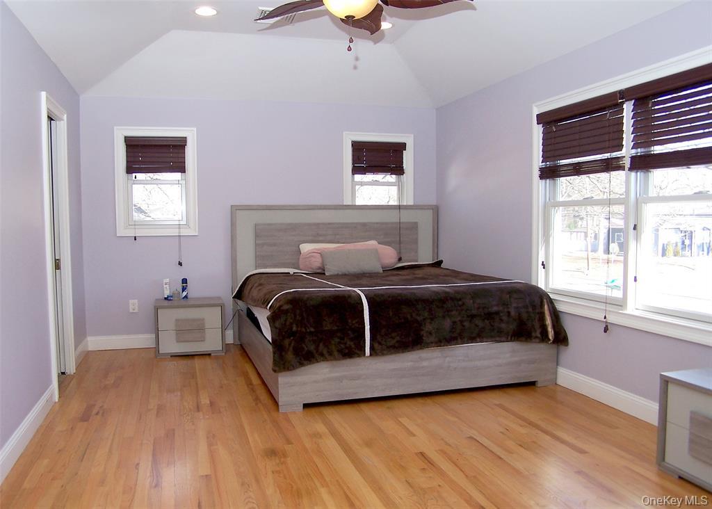 100 Lake Promenade, Ronkonkoma, NY 11779