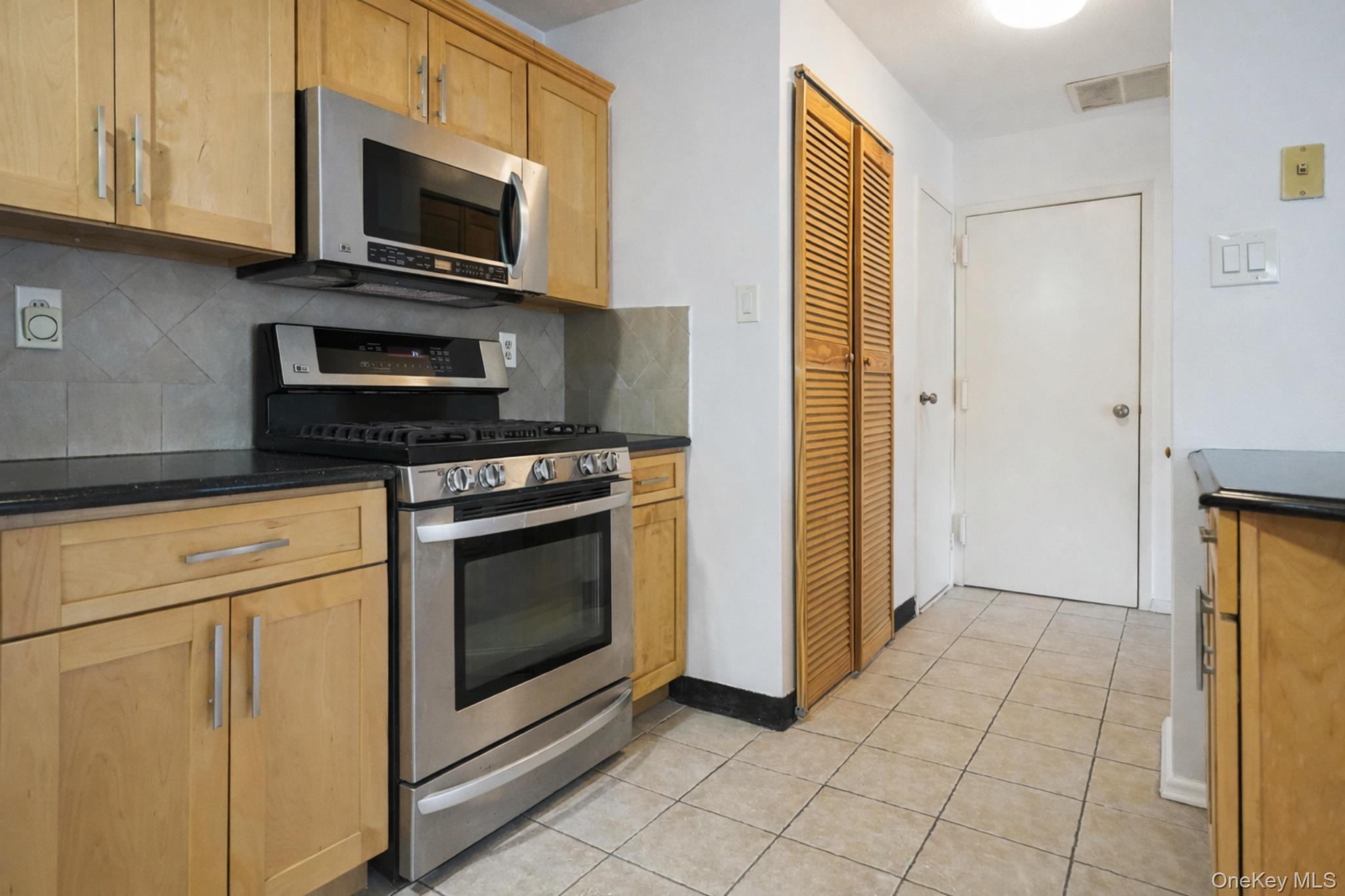 896 Union Avenue # B, Bronx, NY 10459