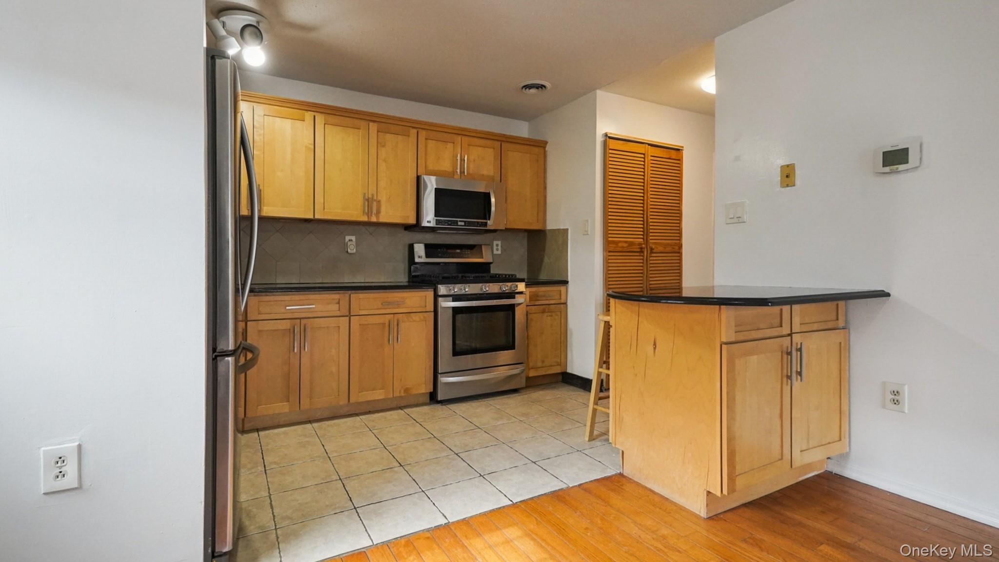 896 Union Avenue # B, Bronx, NY 10459