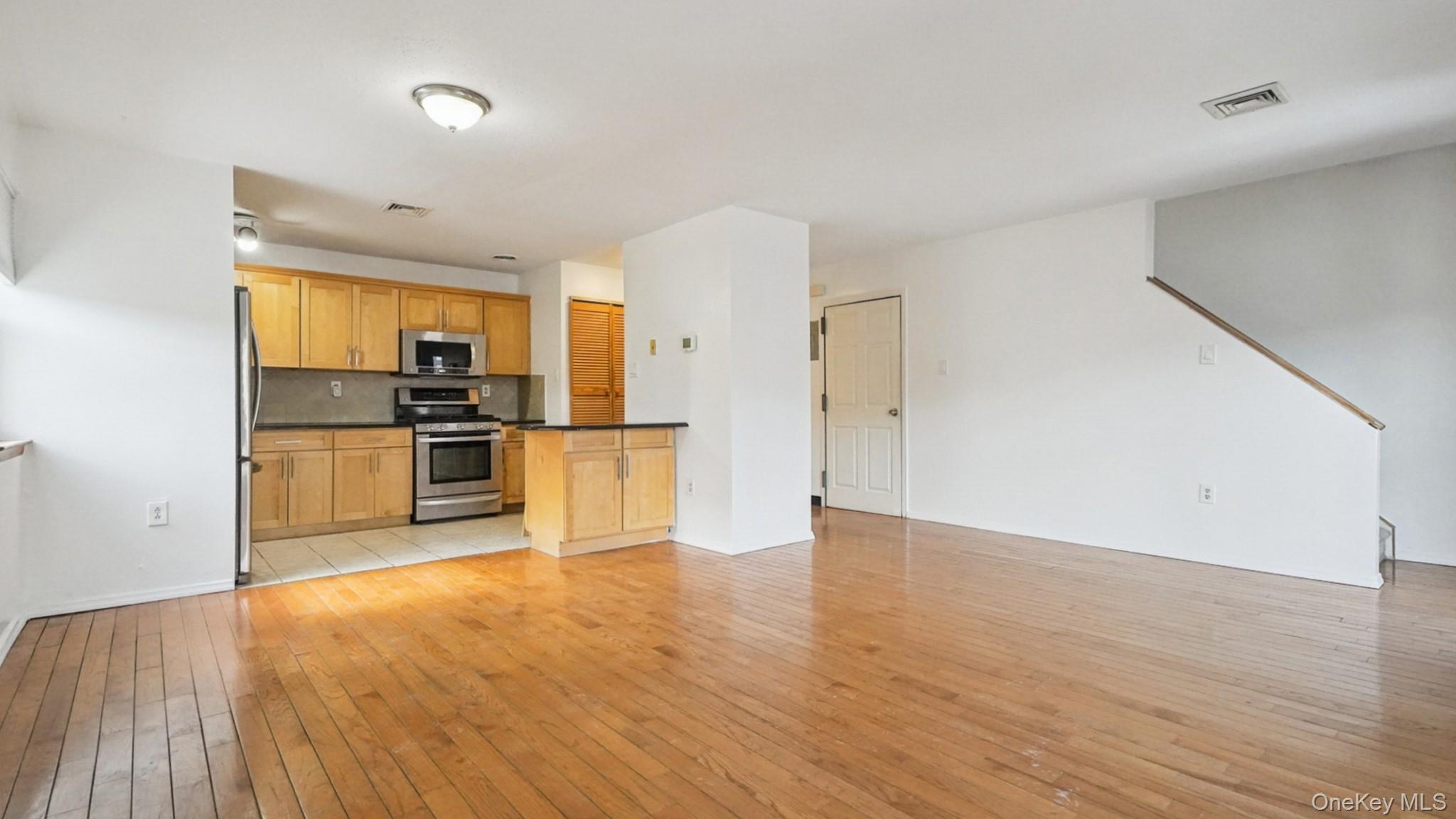 896 Union Avenue # B, Bronx, NY 10459