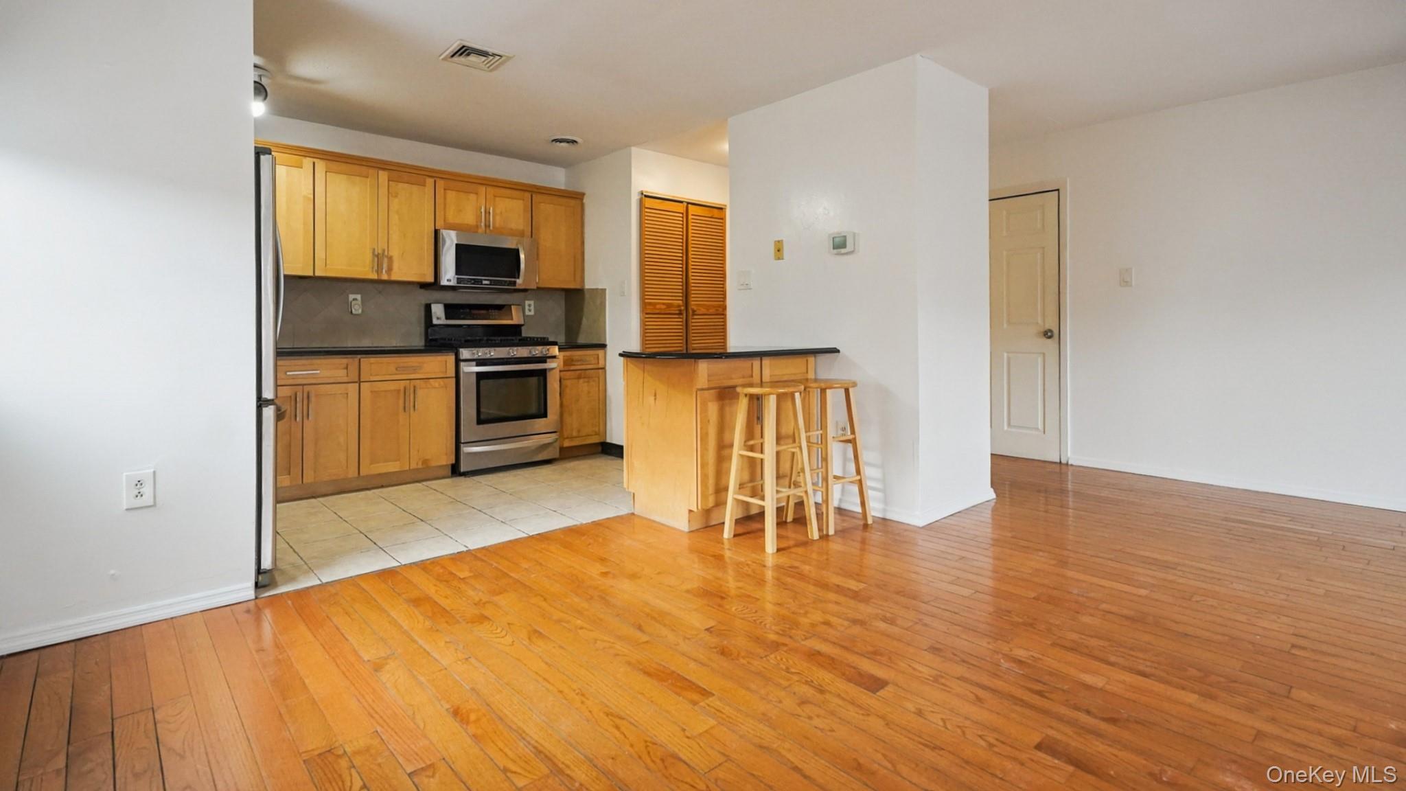 896 Union Avenue # B, Bronx, NY 10459