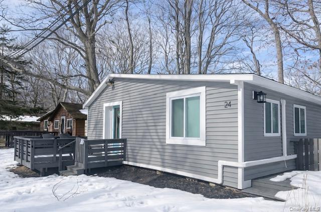 24 Anchor Path, Baiting Hollow, NY 11933