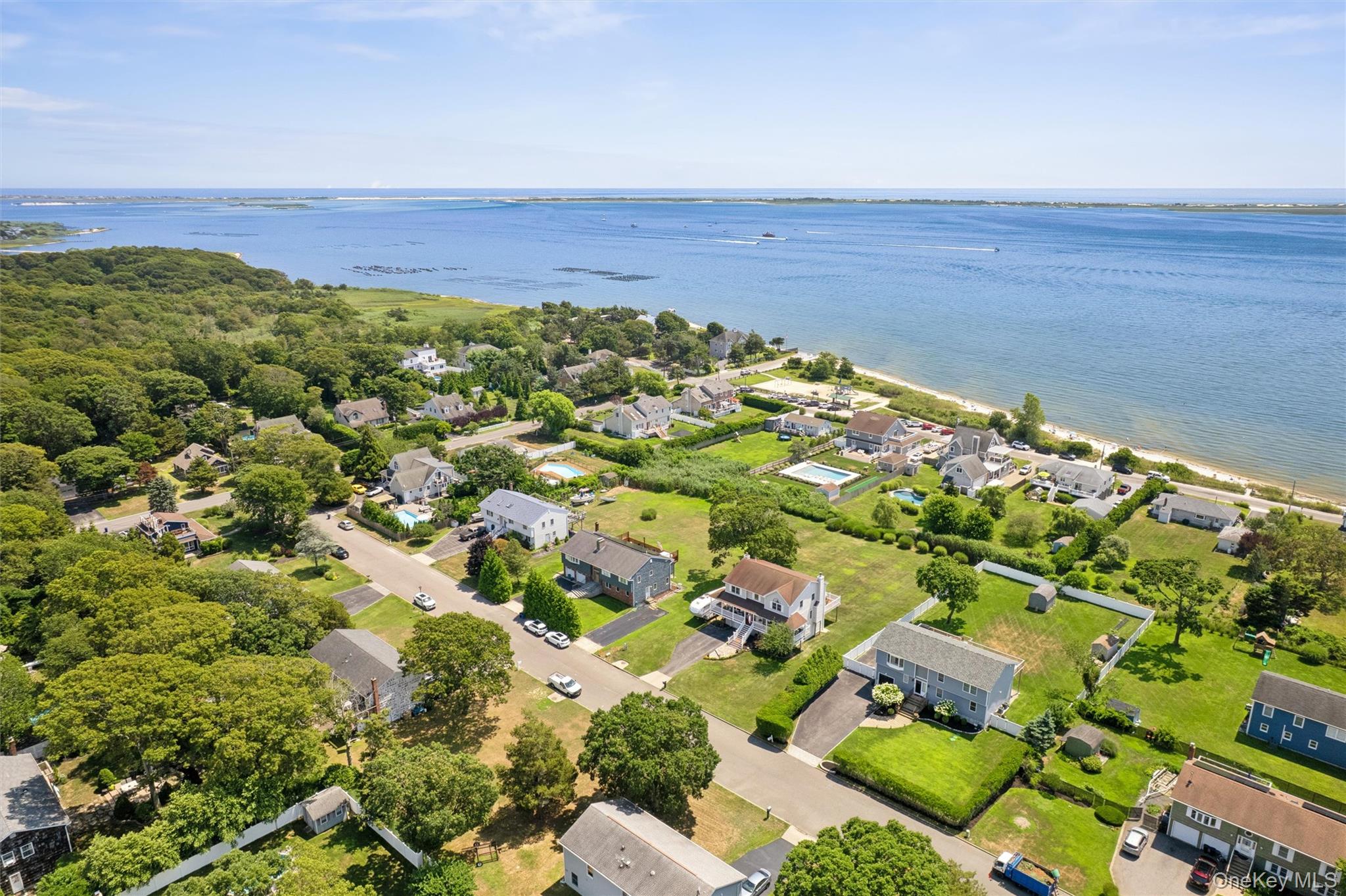 8 Sinnickson Road, Center Moriches, NY 11934