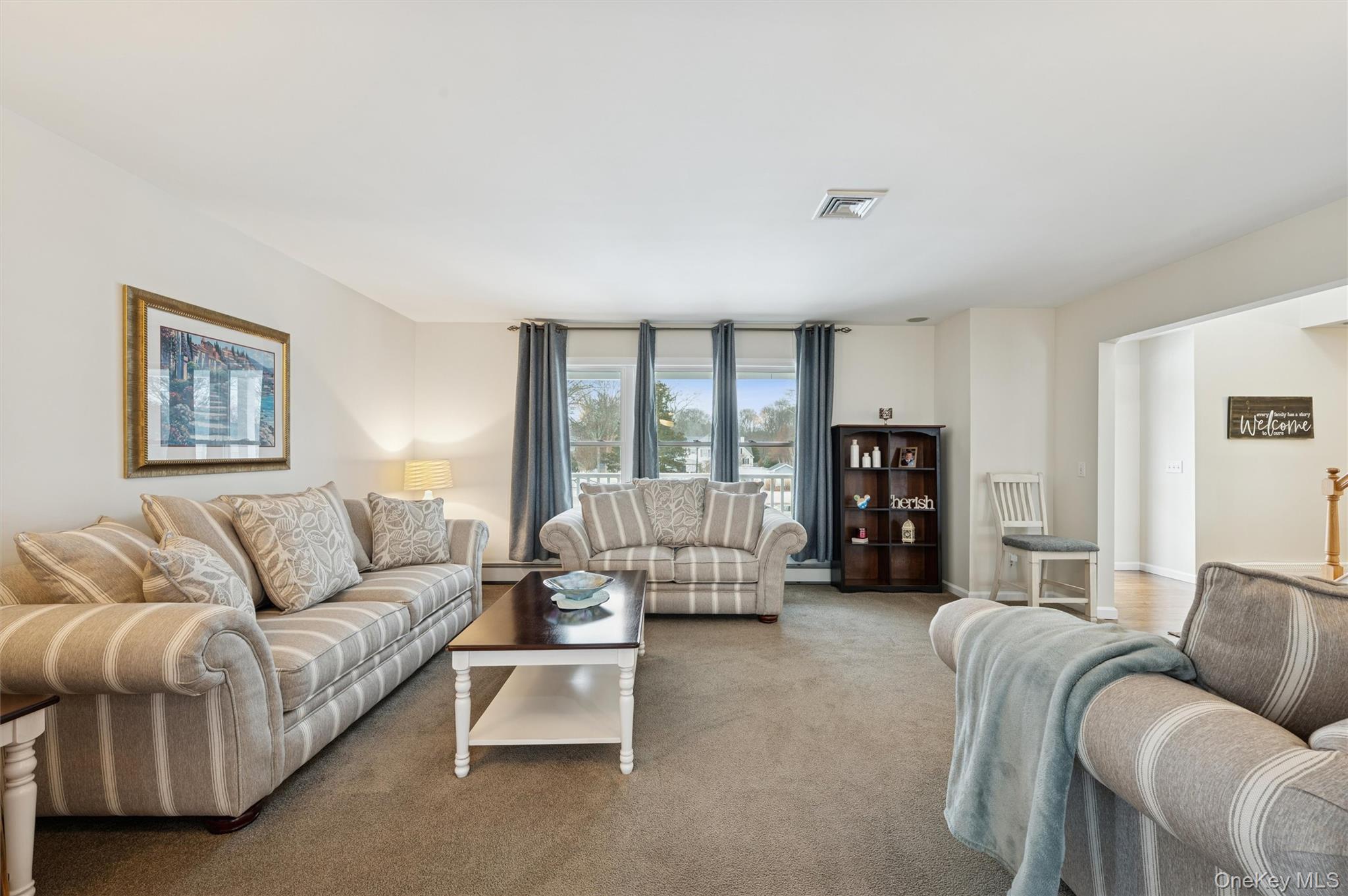 8 Sinnickson Road, Center Moriches, NY 11934