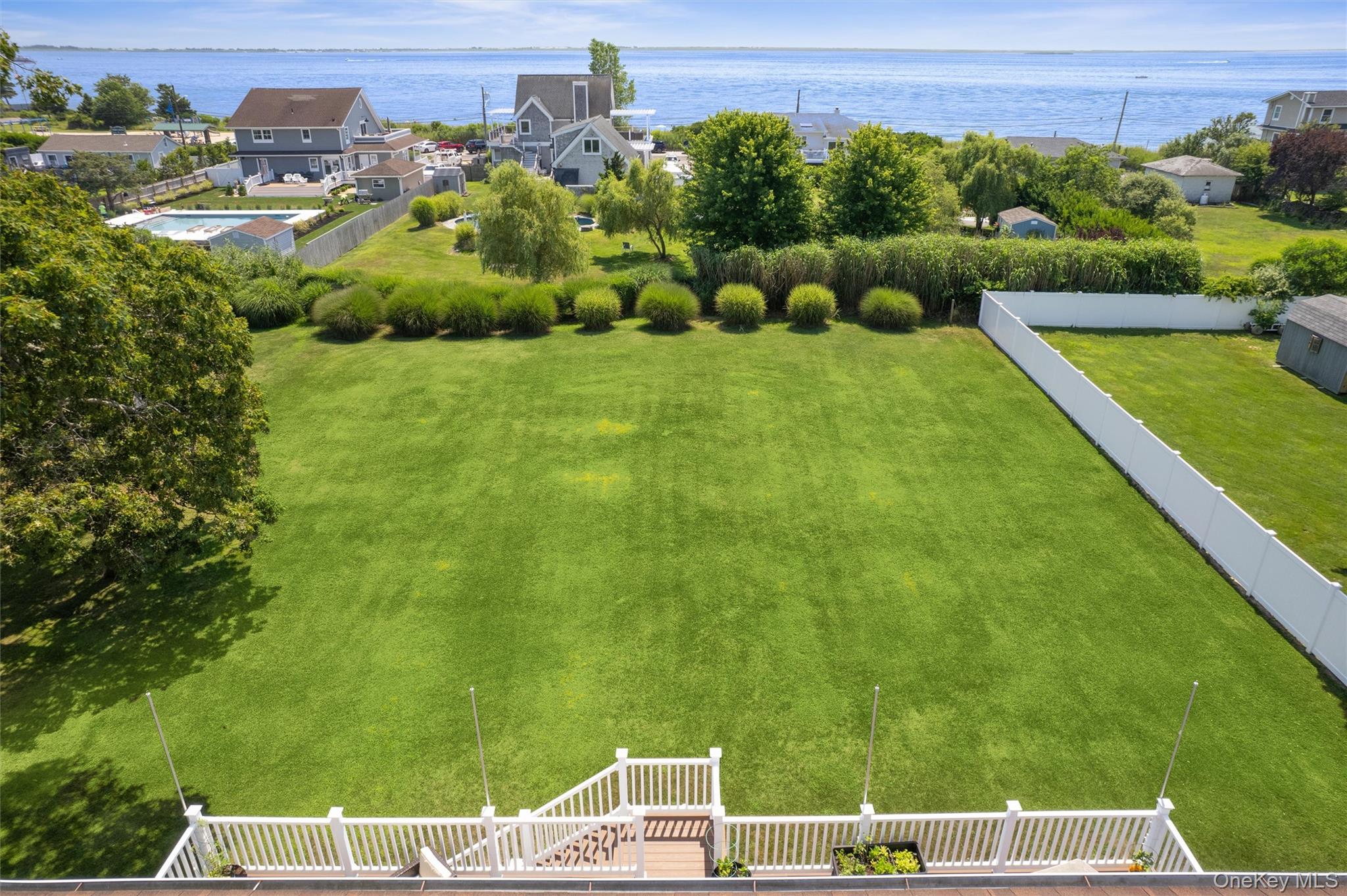 8 Sinnickson Road, Center Moriches, NY 11934