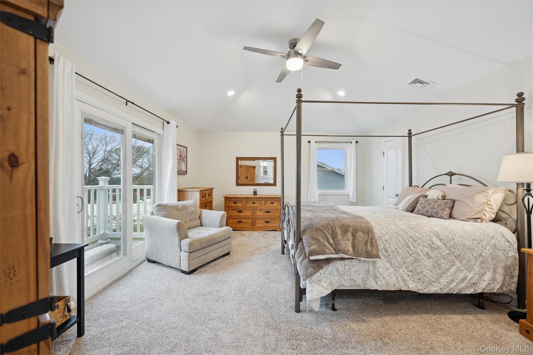 8 Sinnickson Road, Center Moriches, NY 11934