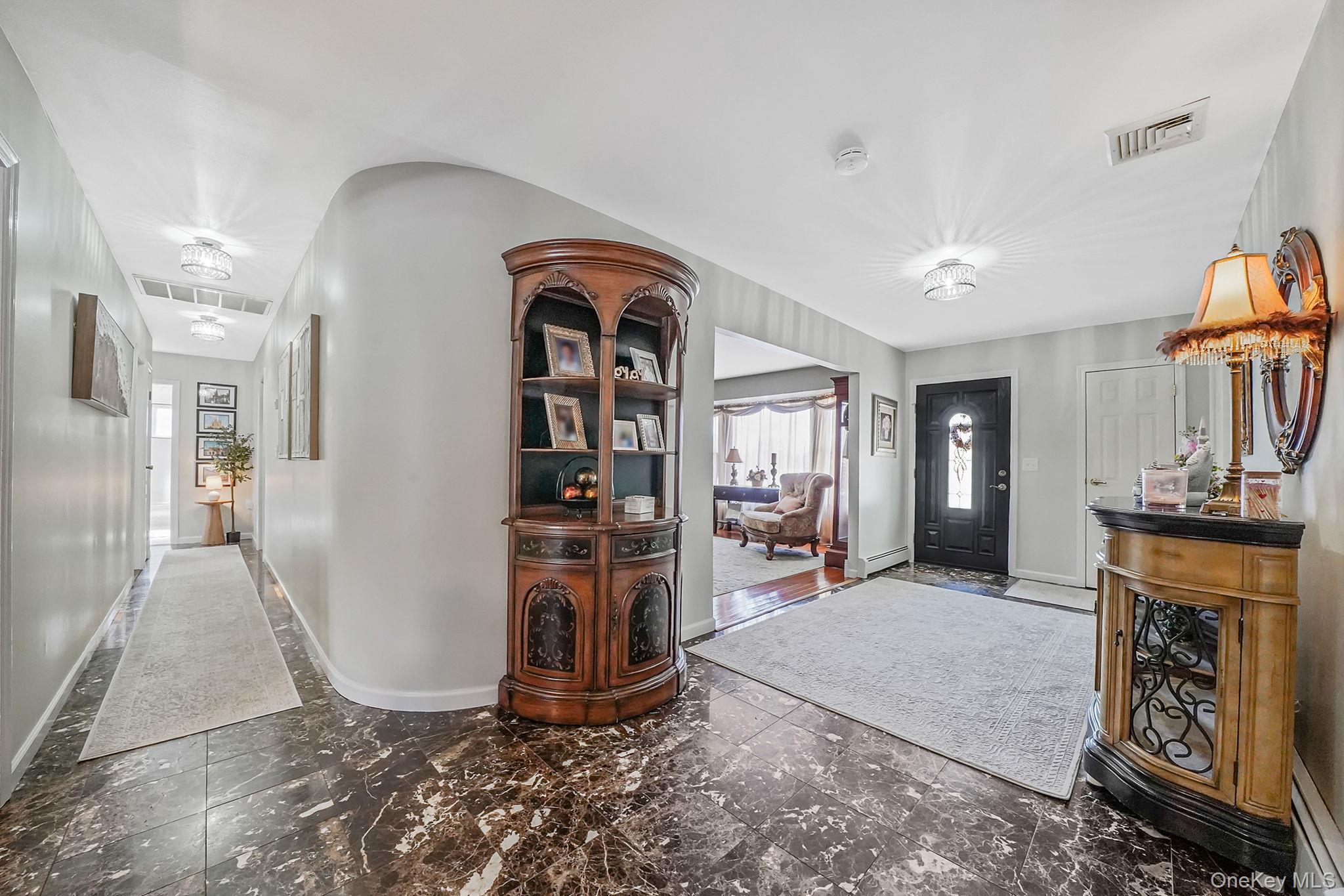 3 Biscayne Avenue, Farmingville, NY 11738