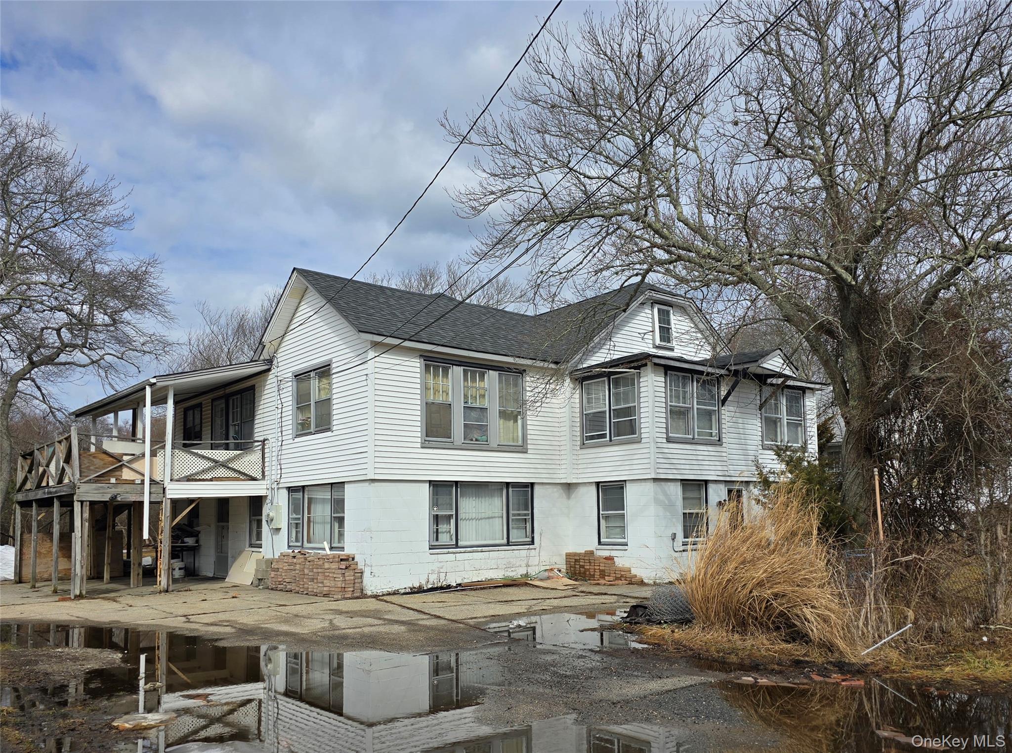 171 Forest Road E, Mastic Beach, NY 11951