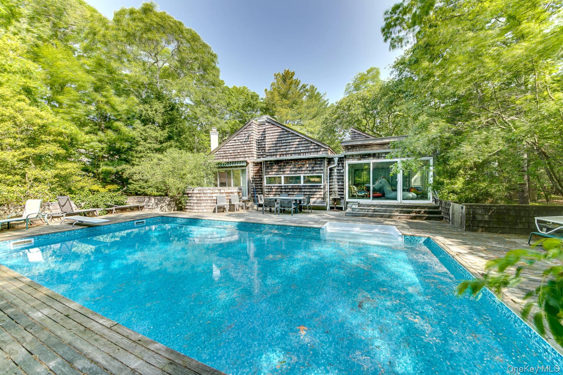 11 Heatherwood Lane, Amagansett, NY 11930