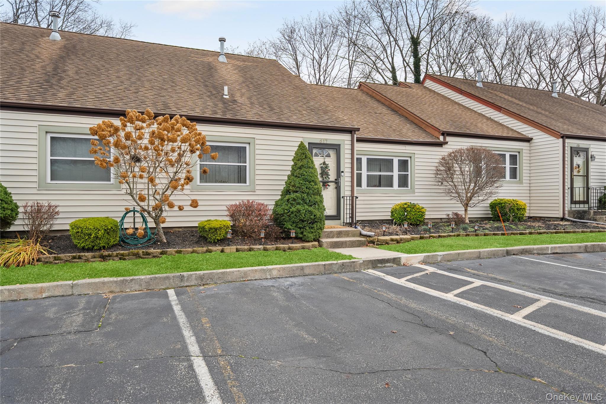 617 Lake Court # 617, Middle Island, NY 11953