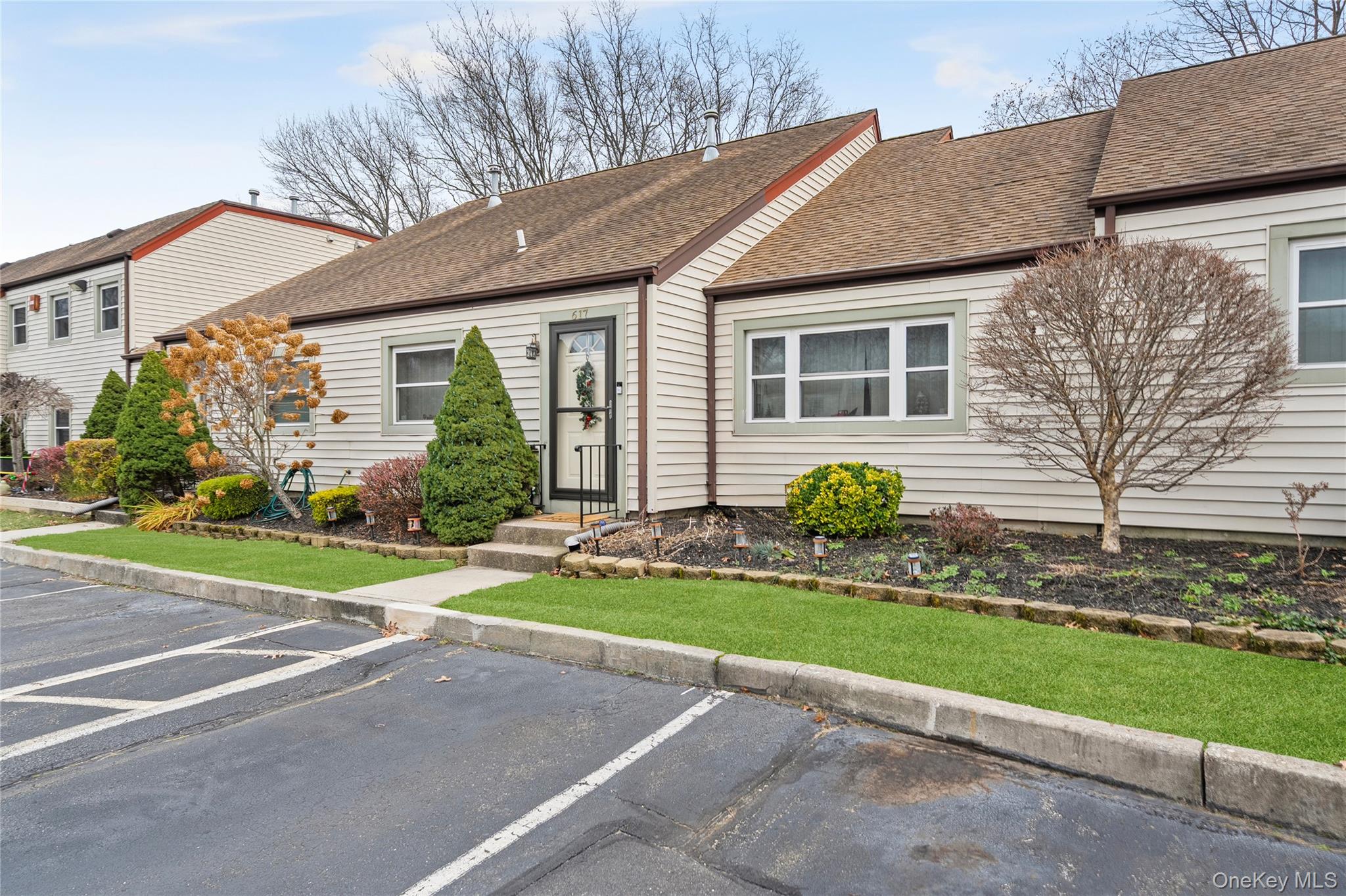 617 Lake Court # 617, Middle Island, NY 11953