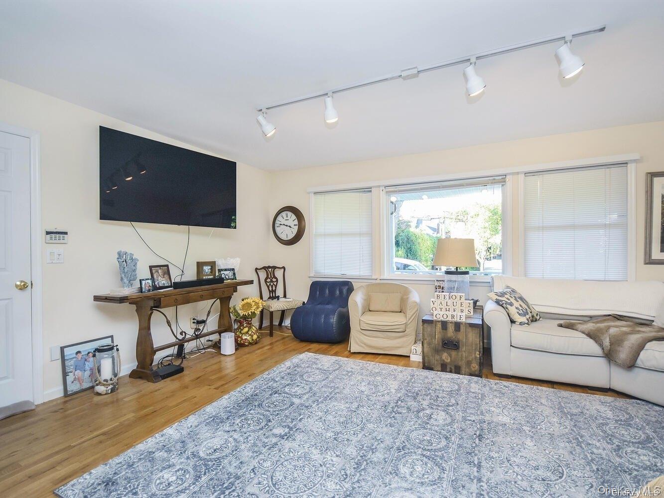 14 Hillcrest Street, Huntington, NY 11743