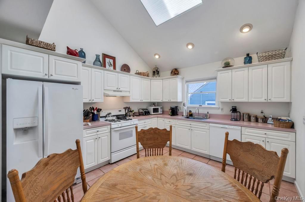 18 Hillcrest Street, Huntington, NY 11743