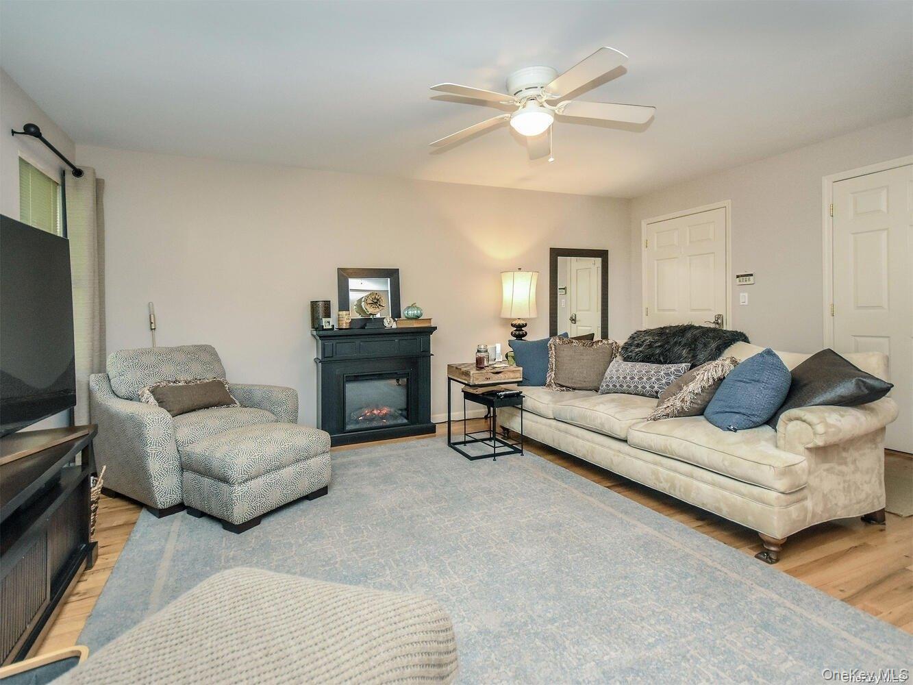 3 Ale Court, Centerport, NY 11721