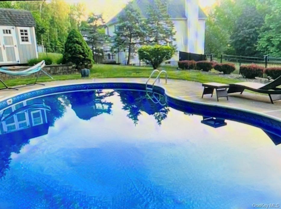 9 Trotter Lane, Poughkeepsie, NY 12603