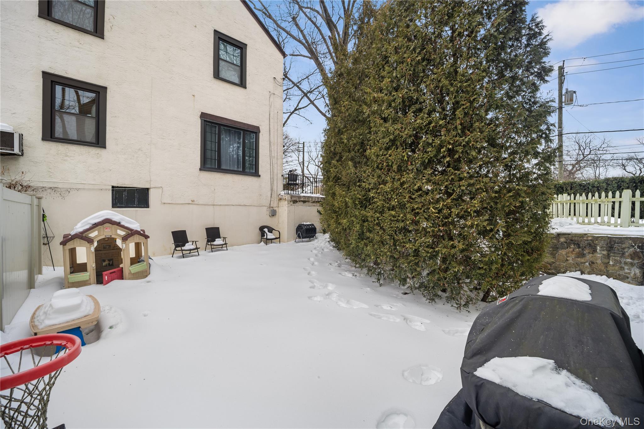 74 Central Parkway, Mount Vernon, NY 10552