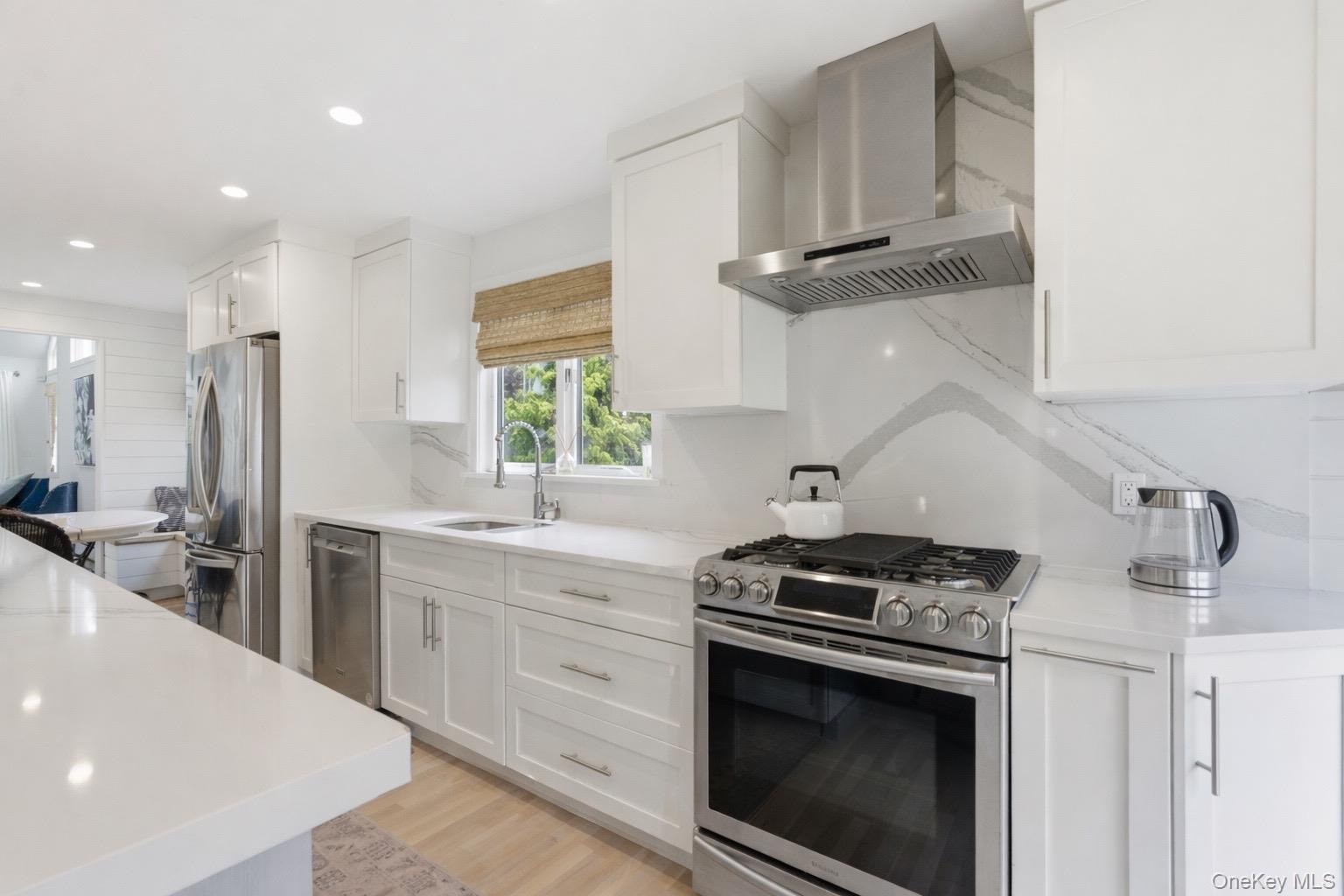 1 Canal Way, Hampton Bays, NY 11946