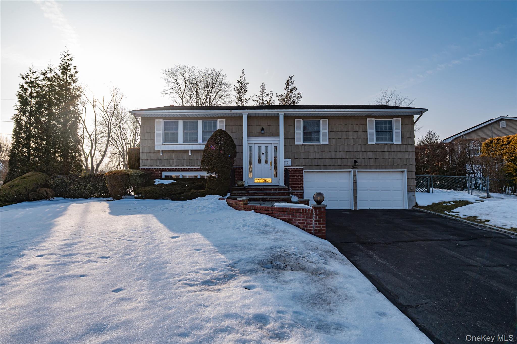 4 Winslow Lane, Kings Park, NY 11754