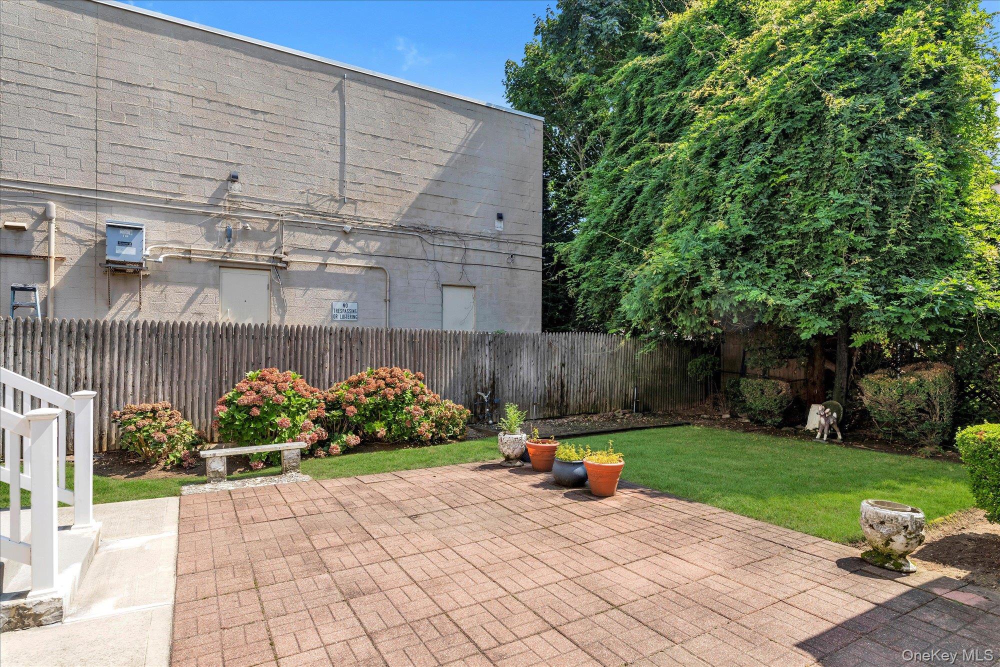 14 Endview Avenue, Lynbrook, NY 11563