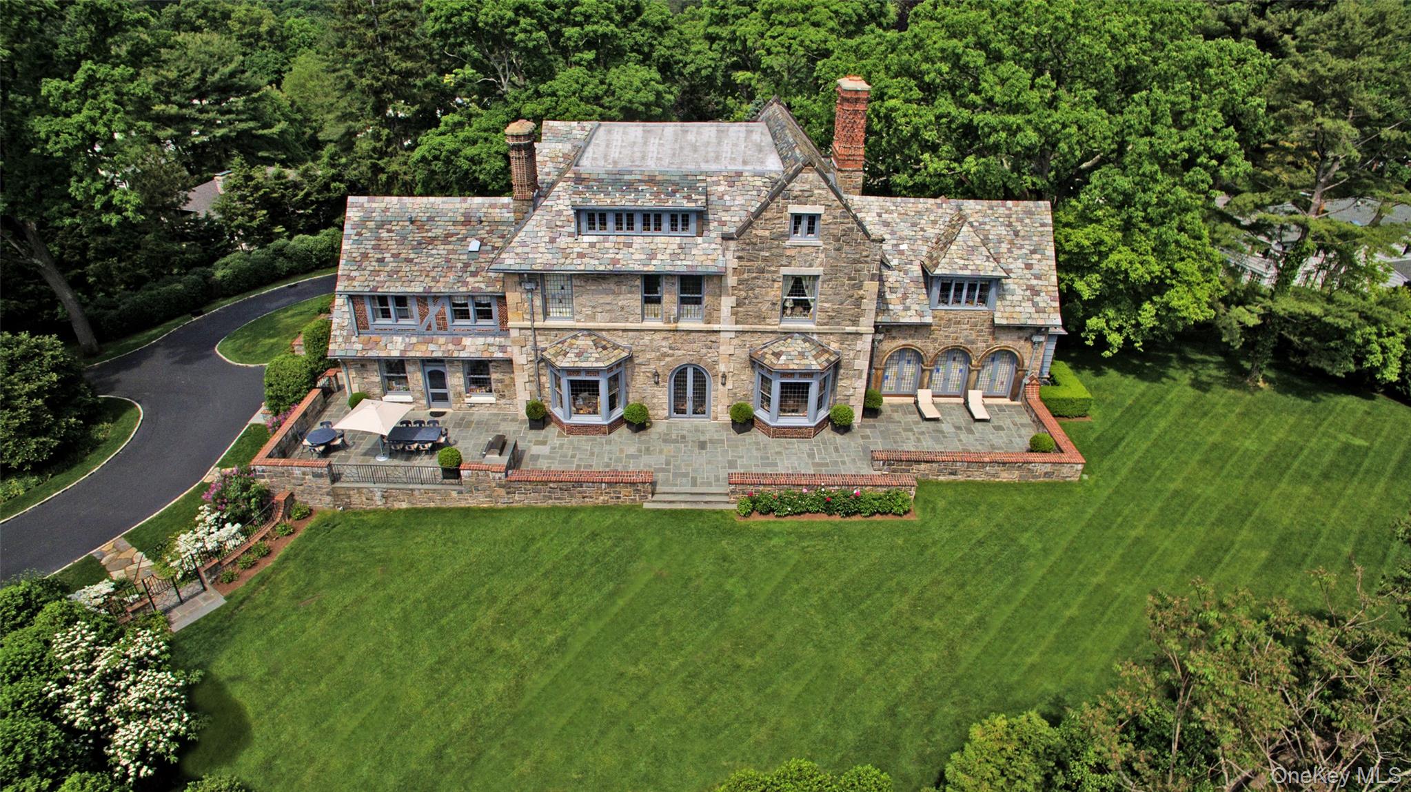 5 Oakledge Road, Bronxville, NY 10708