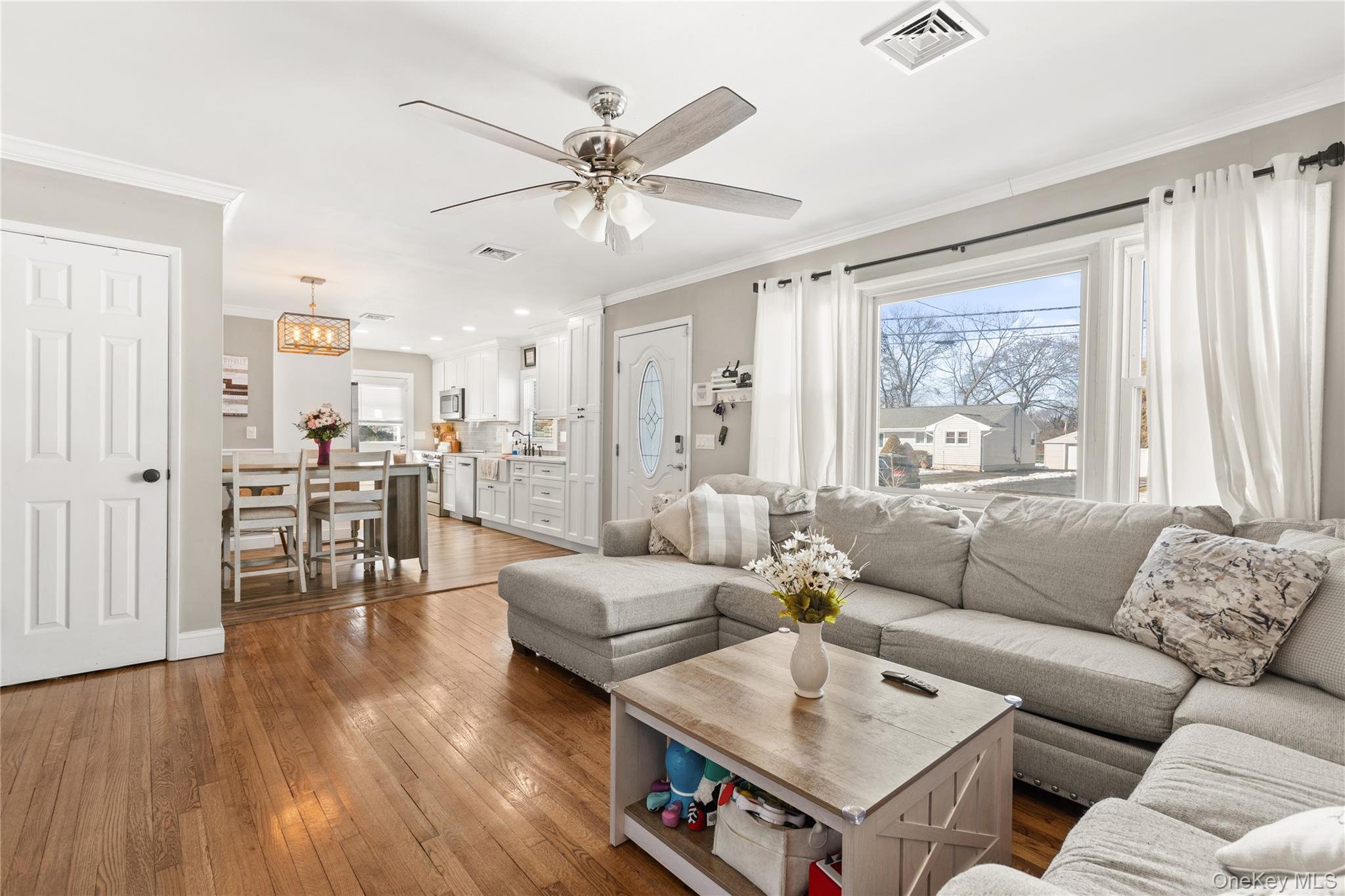 85 Cotter Street, West Islip, NY 11795