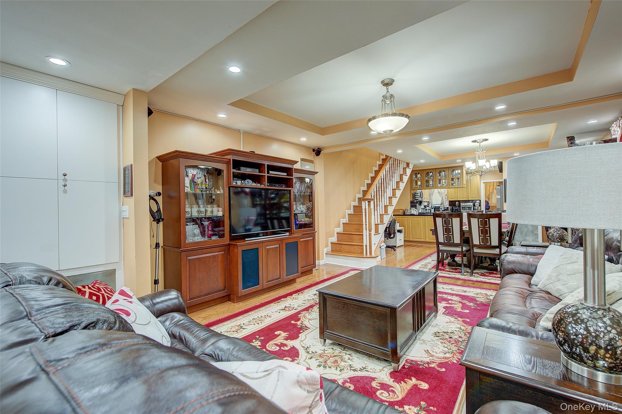 8848 201 ST, Hollis, NY 11423