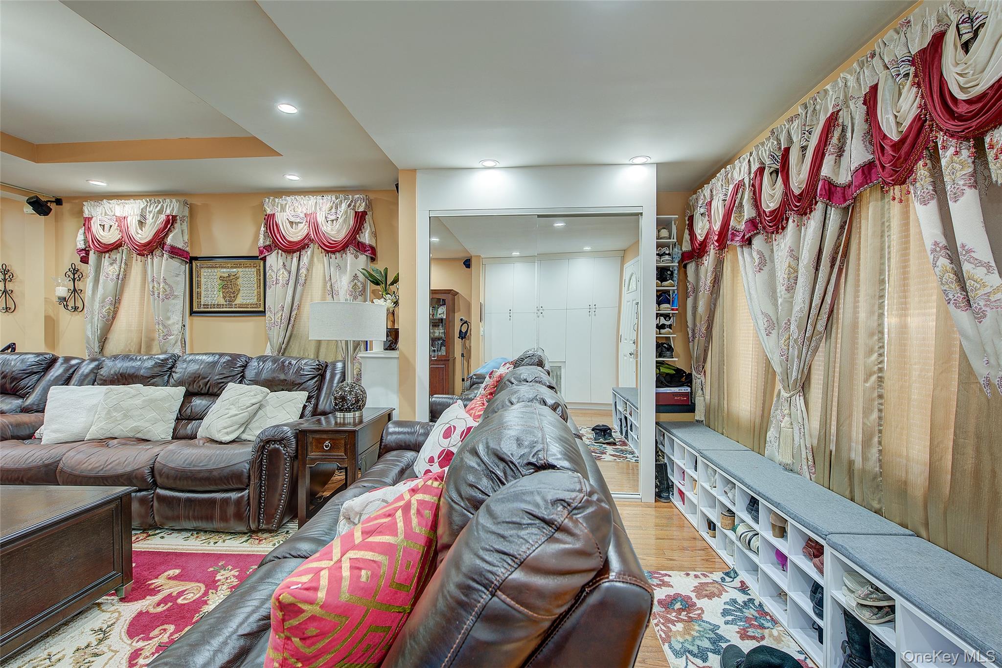 8848 201 ST, Hollis, NY 11423