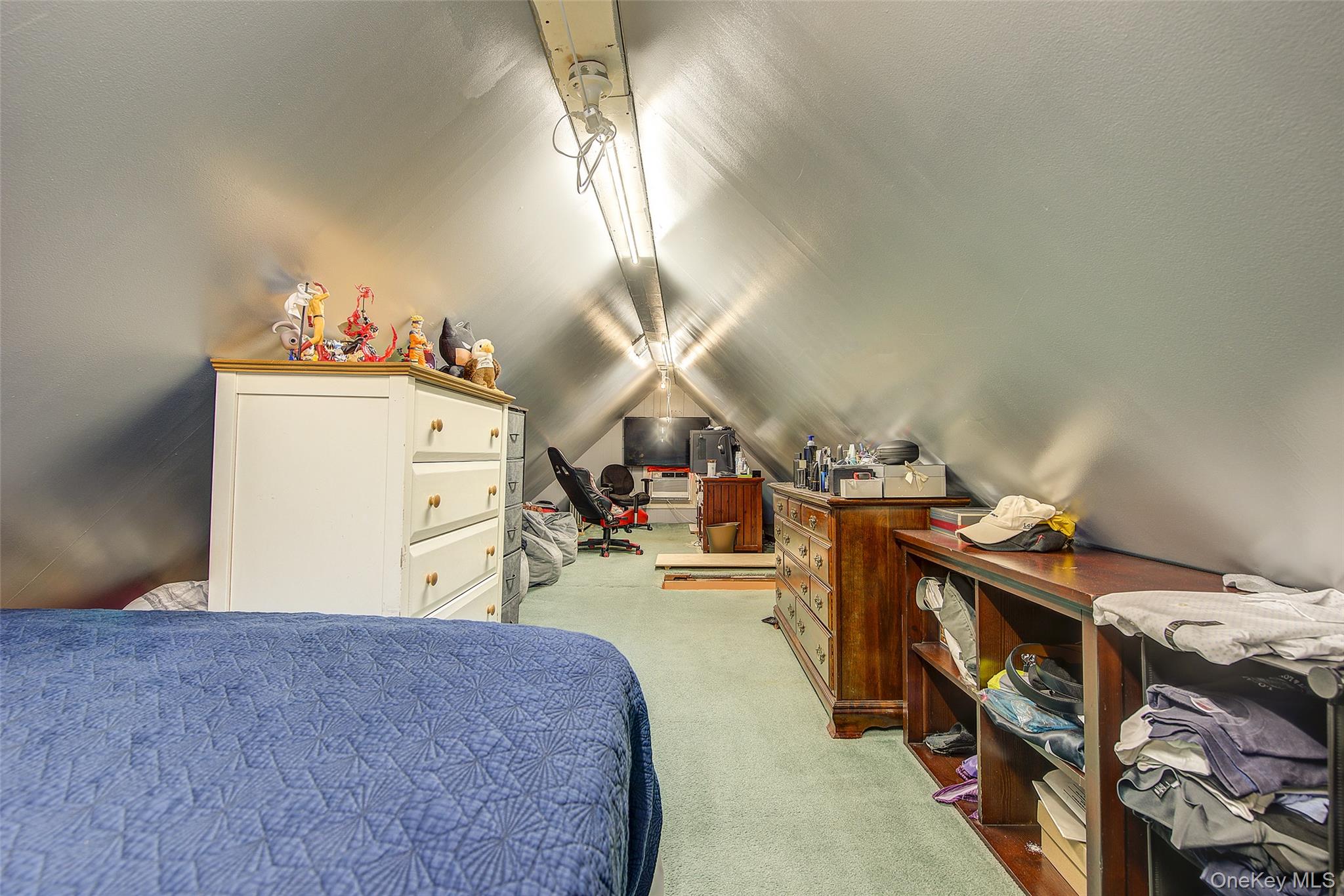 8848 201 ST, Hollis, NY 11423