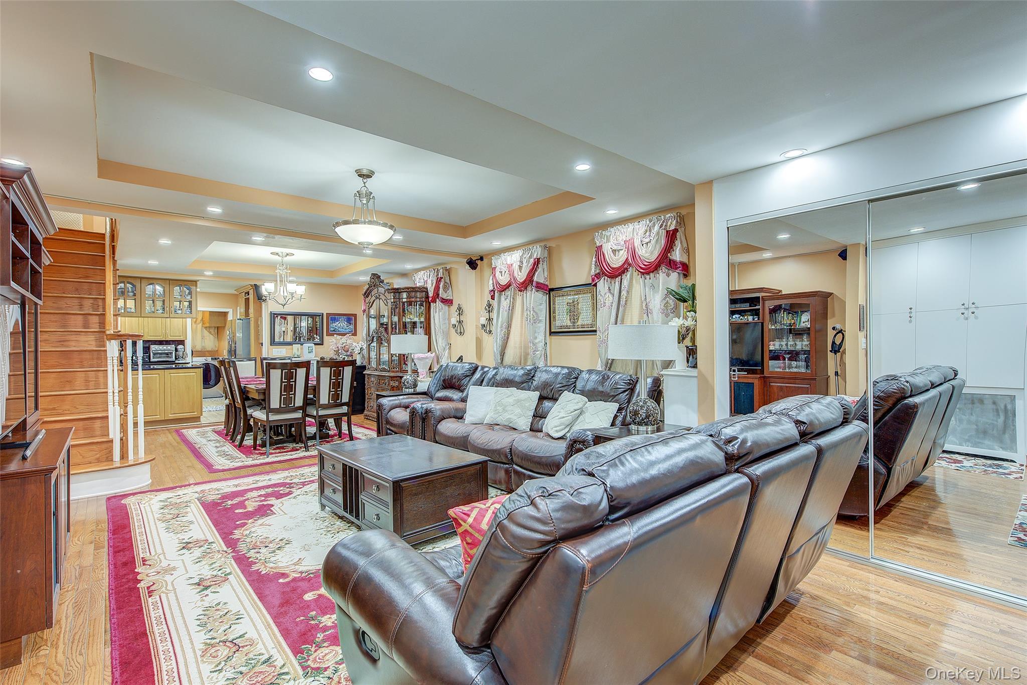 8848 201 ST, Hollis, NY 11423