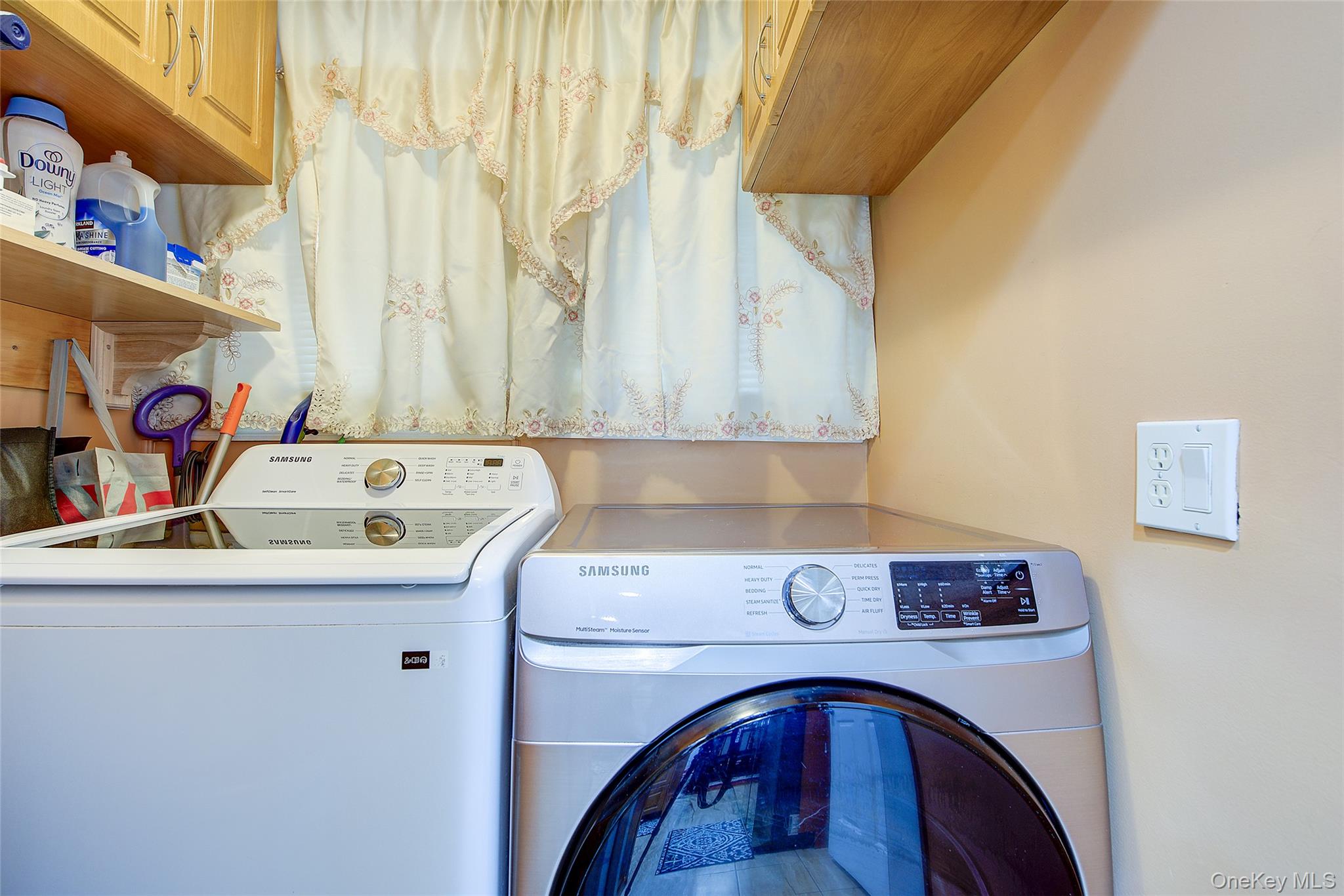 8848 201 ST, Hollis, NY 11423