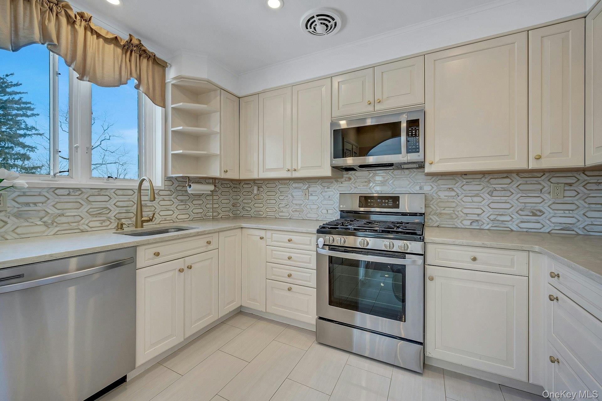 2 Channing Place # 2L, Eastchester, NY 10709