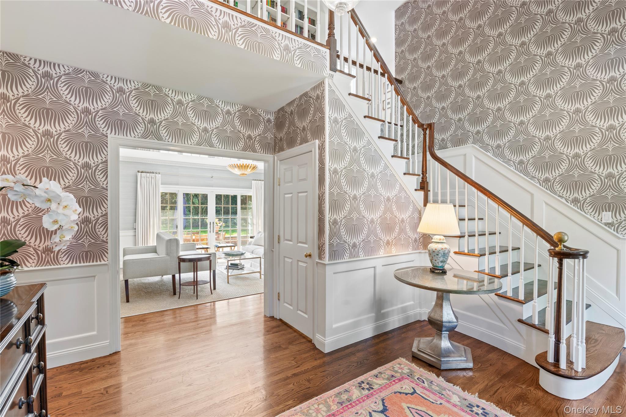 10 Middle Hollow Road, Lloyd Harbor, NY 11743