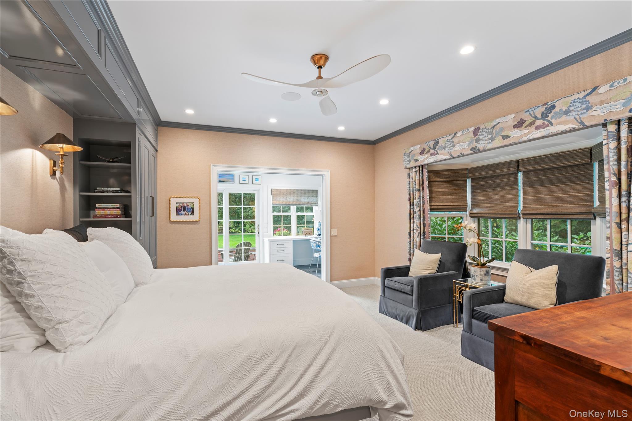 10 Middle Hollow Road, Lloyd Harbor, NY 11743