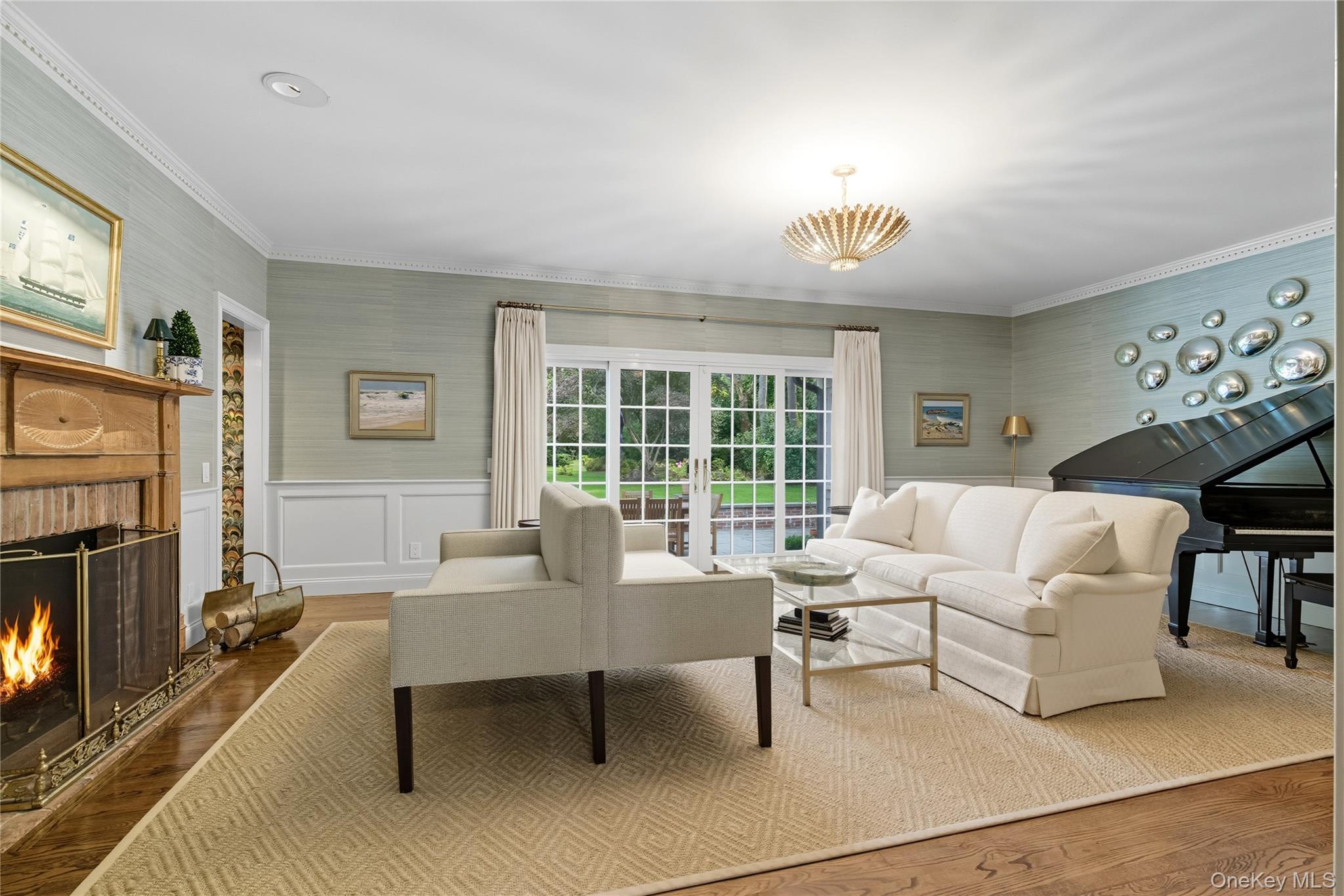 10 Middle Hollow Road, Lloyd Harbor, NY 11743