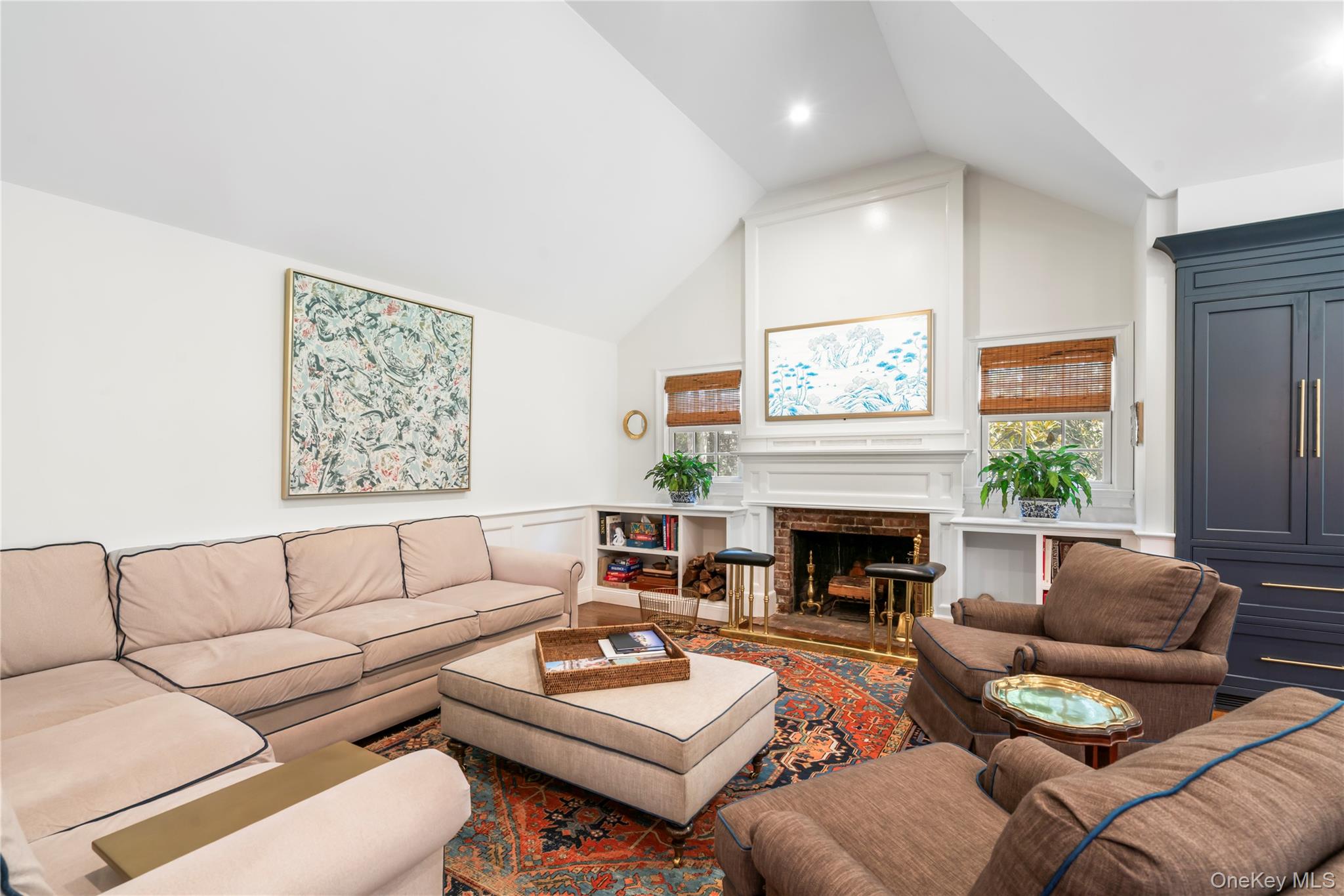 10 Middle Hollow Road, Lloyd Harbor, NY 11743