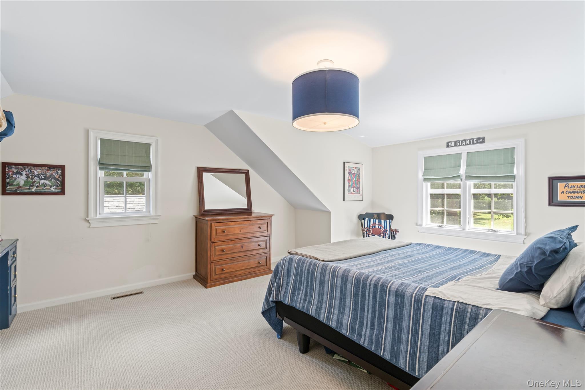 10 Middle Hollow Road, Lloyd Harbor, NY 11743