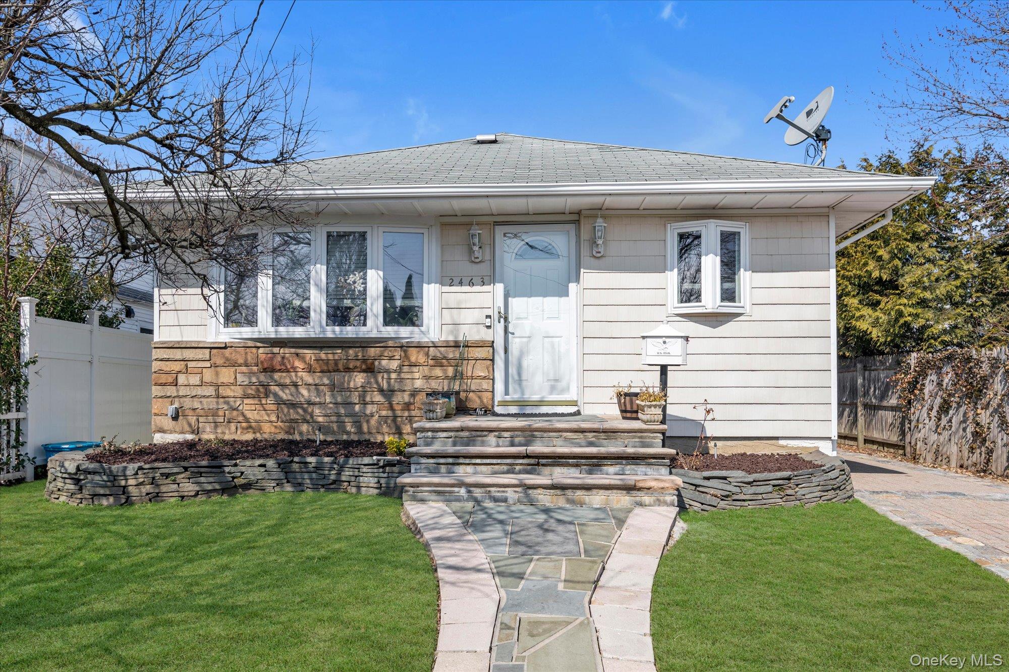 2463 Lindy Road, Westbury, NY 11590