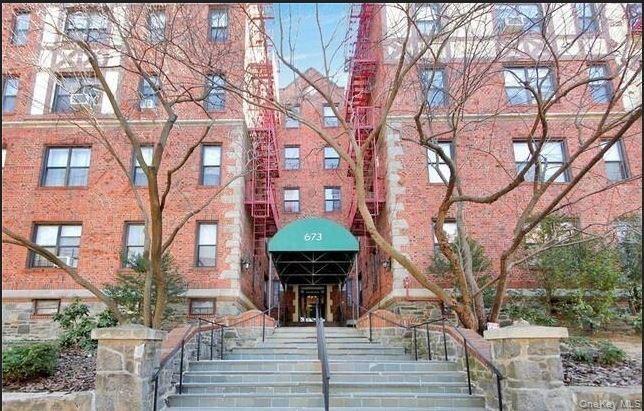 673 Locust Street # 2C, Mount Vernon, NY 10552