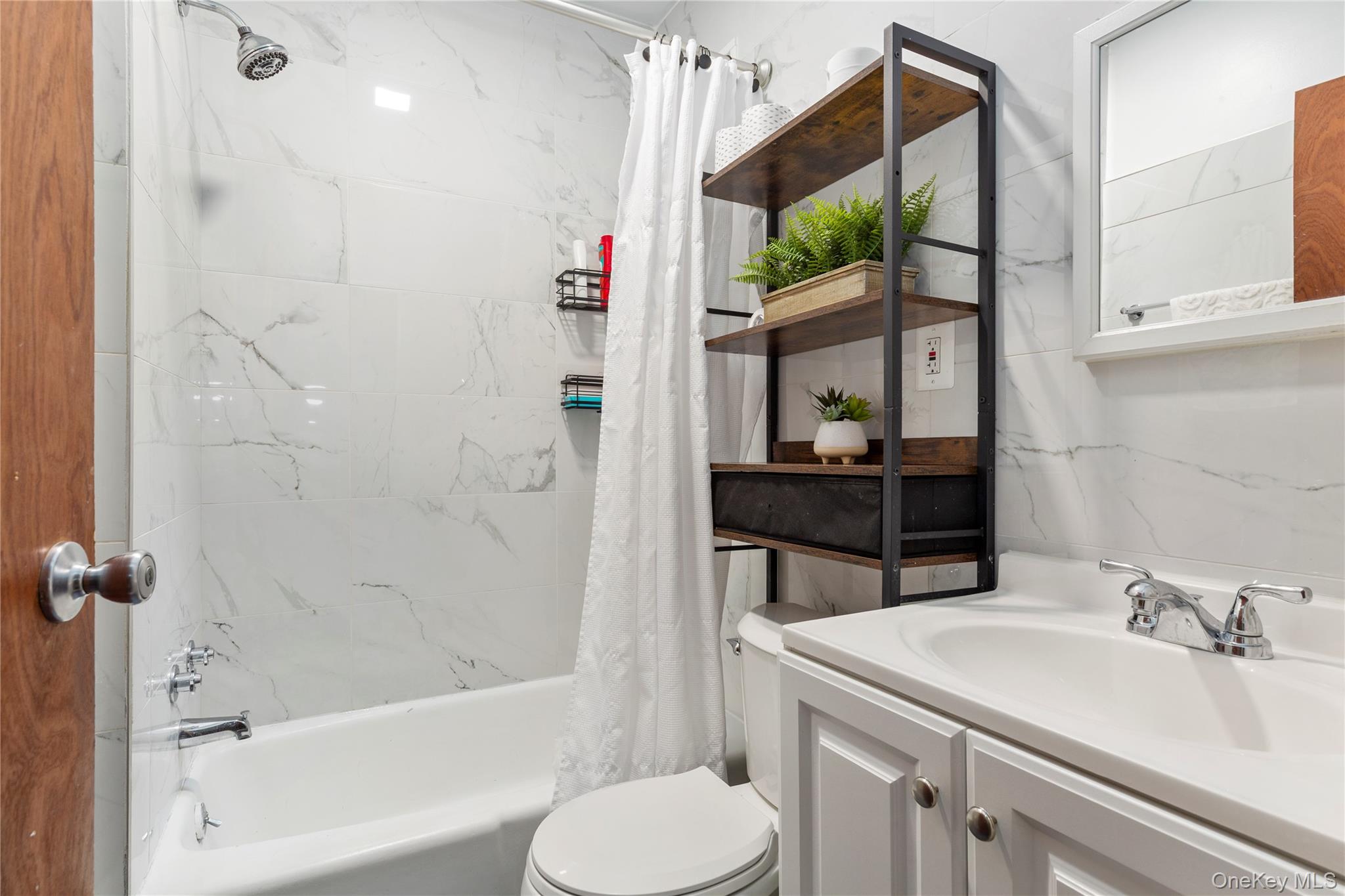 9412 Jamaica Avenue, Woodhaven, NY 11421